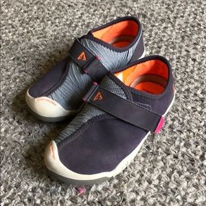 PLAE size 11.5 kids shoes!